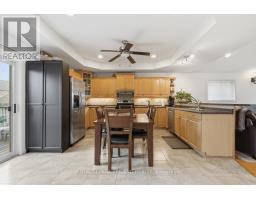 1687 SEYMOUR CRESCENT - 10