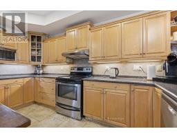 1687 SEYMOUR CRESCENT - 12