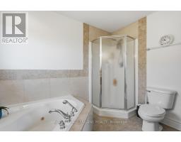 1687 SEYMOUR CRESCENT - 24