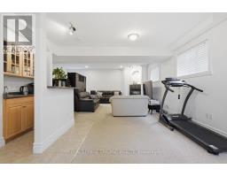 1687 SEYMOUR CRESCENT - 32