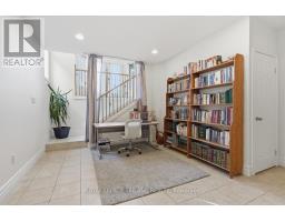 1687 SEYMOUR CRESCENT - 37