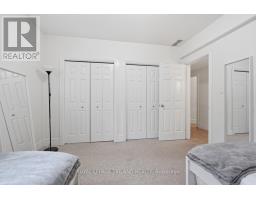 1687 SEYMOUR CRESCENT - 39