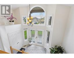 1687 SEYMOUR CRESCENT - 4