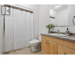 1687 SEYMOUR CRESCENT - 40