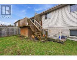 1687 SEYMOUR CRESCENT - 44