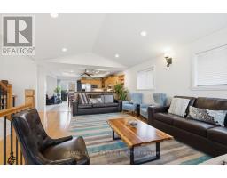 1687 SEYMOUR CRESCENT - 5