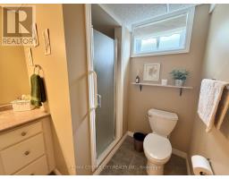18 REDTAIL COURT - 38