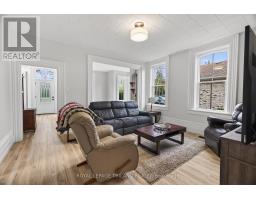 492 VICTORIA STREET - 11