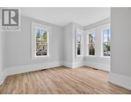 492 VICTORIA STREET - 17