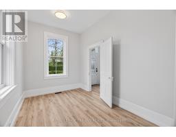 492 VICTORIA STREET - 20