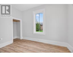 492 VICTORIA STREET - 21
