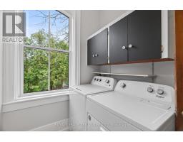 492 VICTORIA STREET - 25