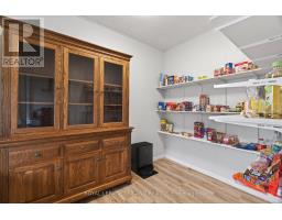 492 VICTORIA STREET - 27