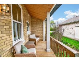 492 VICTORIA STREET - 30