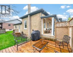 492 VICTORIA STREET - 32
