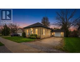 492 VICTORIA STREET - 36