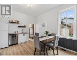 492 VICTORIA STREET - 7