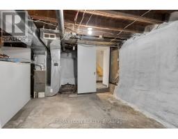 905 DUFFERIN AVENUE - 27