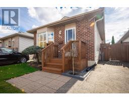 305 SIMPSON CRESCENT - 2