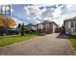 305 SIMPSON CRESCENT - 3