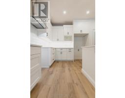 14 - 175 GLENGARIFF DRIVE - 11