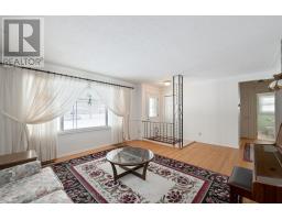 131 SUSAN AVENUE - 6