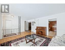 131 SUSAN AVENUE - 8