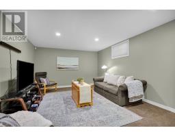 1697 PHILLBROOK CRESCENT - 43