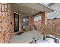 692 CLEARWATER CRESCENT - 3