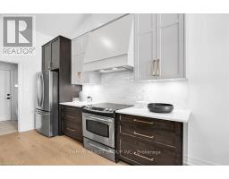 15 - 1080 UPPERPOINT AVENUE - 15