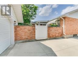 442 REGAL DRIVE - 25