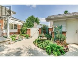 442 REGAL DRIVE - 26