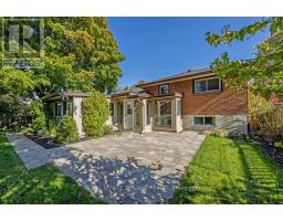 369 VALLEYVIEW AVENUE - 32