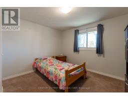 34 BLUE RIDGE CRESCENT - 25