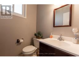 34 BLUE RIDGE CRESCENT - 33