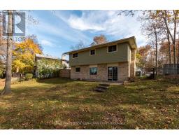 34 BLUE RIDGE CRESCENT - 36