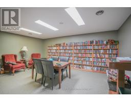 12 REDFORD DRIVE - 35