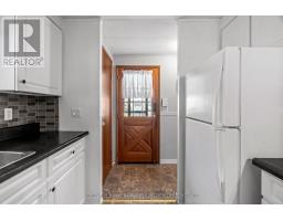 12 REDFORD DRIVE - 5