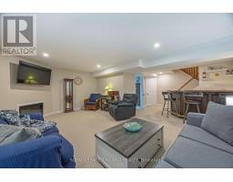 7 - 70 GLENROY ROAD - 34
