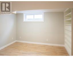 236 TWEEDSMUIR AVENUE - 24