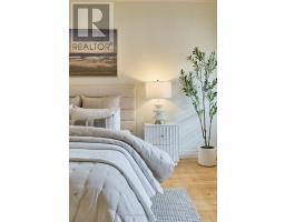 110 - 25 BECHER STREET - 27