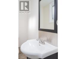 111 WOODROW CRESCENT - 32