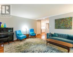 62 HAMPTON CRESCENT - 13