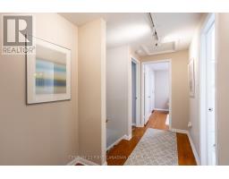 62 HAMPTON CRESCENT - 21