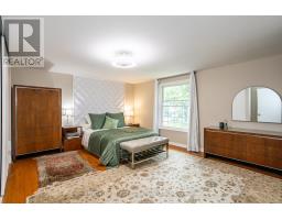 62 HAMPTON CRESCENT - 22