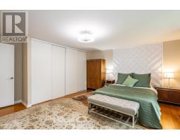 62 HAMPTON CRESCENT - 23