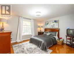 62 HAMPTON CRESCENT - 29
