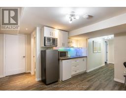62 HAMPTON CRESCENT - 33