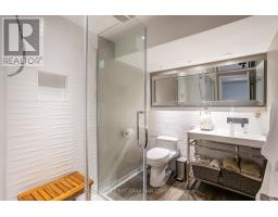 62 HAMPTON CRESCENT - 35