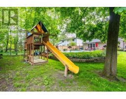 62 HAMPTON CRESCENT - 45